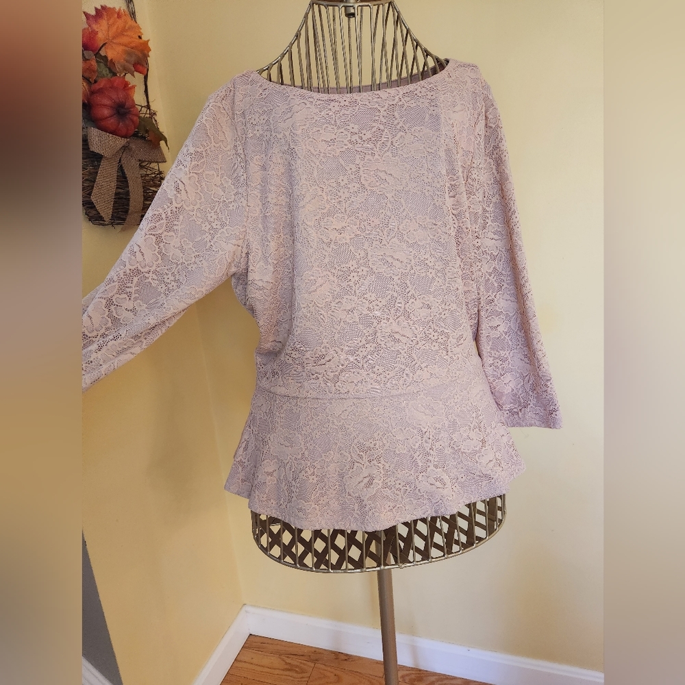NWOT - Ivanka Trump Floral Lace Peplum Blouse Top Pink/Peach - Size M